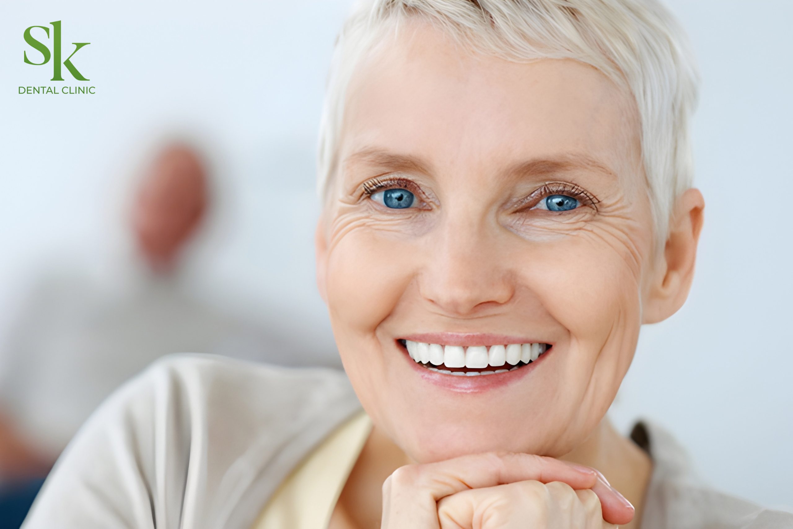 Niềng răng giúp người già ăn nhai – tránh mòn răng sớm